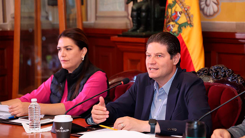 Reconoce Ayuntamiento de Morelia labor de trabajadores municipales y otorga 57 jubilaciones 