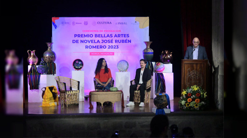 Recibe Carlos Alejandro Calles Guerra Premio Bellas Artes de Novela 2023 