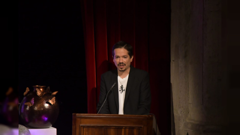 Recibe Carlos Alejandro Calles Guerra Premio Bellas Artes de Novela 2023 