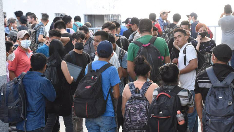 Migrantes eligen Uber y DiDi para llegar a Ciudad Juárez tras suspensión de Ferromex 