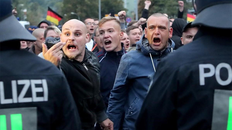 Alemania prohíbe grupo de extrema derecha que adoctrinaba menores 