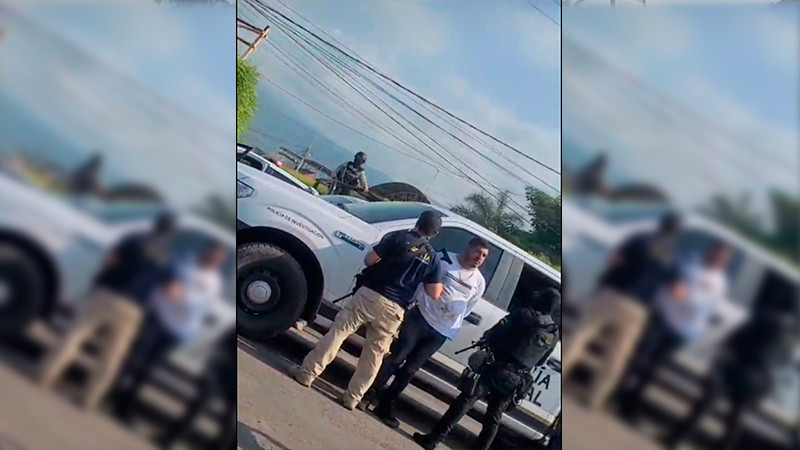 Detienen en Apatzingán, Michoacán a dos robacarros