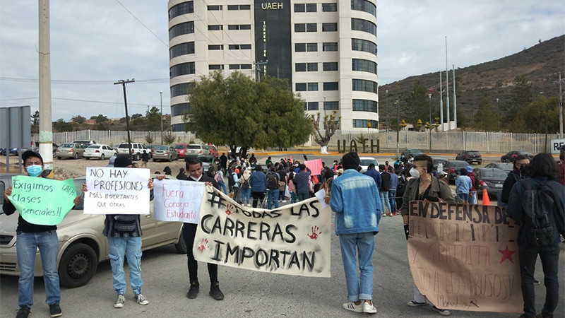 Estudiantes de la UAEH, el Tecnológico de Pachuca y el CENHIES organizan marcha conjunta en Hidalgo 