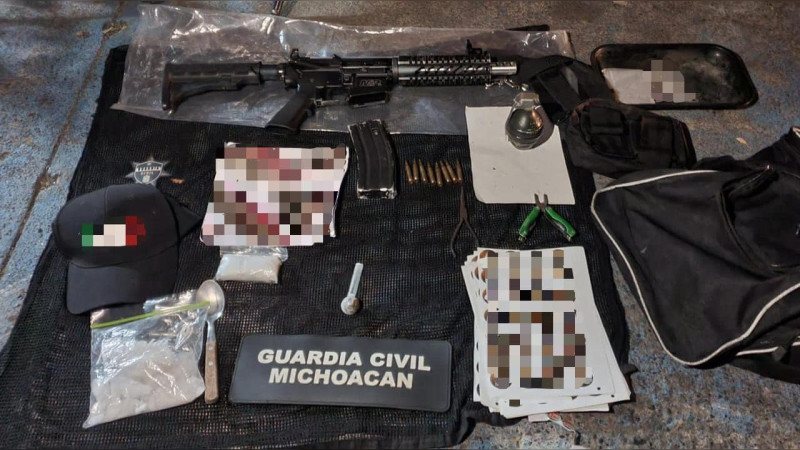 Detienen a tres hombres con arma larga y granada, en Uruapan 