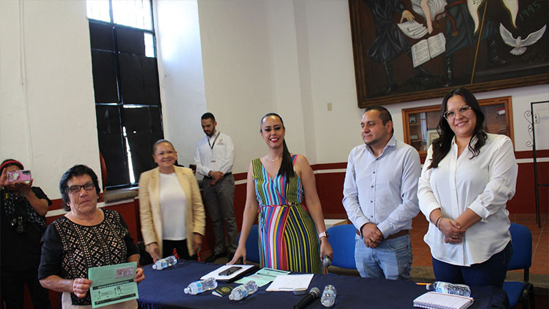 Semigrante Michoacán entrega 12 visas para el reencuentro familiar