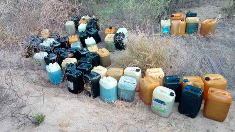 Desmantelan punto ilegal de venta de hidrocarburo a orilla de la carretera, en Sonora 