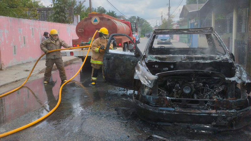 De nuevo incendian vehículos en Tabasco