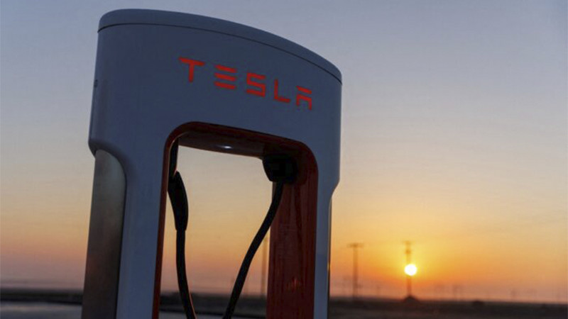 Tesla enfrenta demanda por racismo en su planta de Silicon Valley, Estados Unidos 