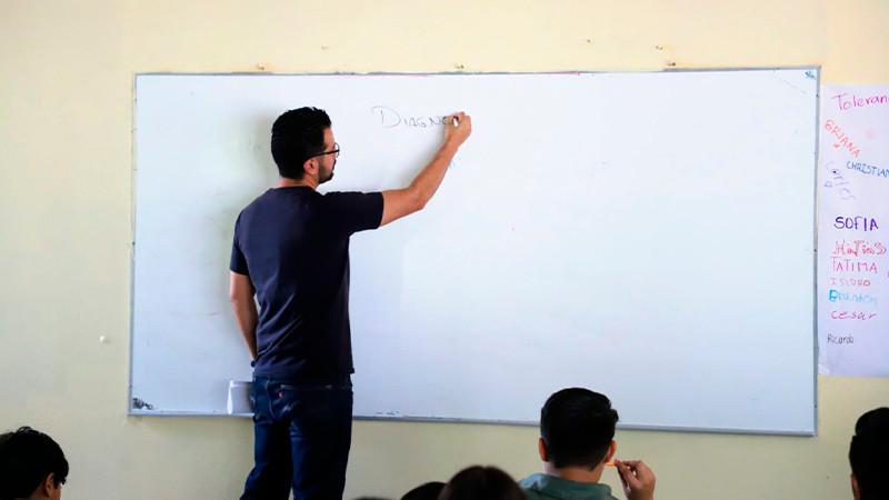 SEE ha enviado más de 3 mil docentes a escuelas que los requieren