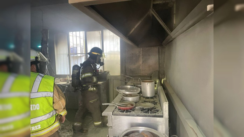 Se incendia cafetería de Universidad Estatal de Sonora; evacuan a estudiantes 