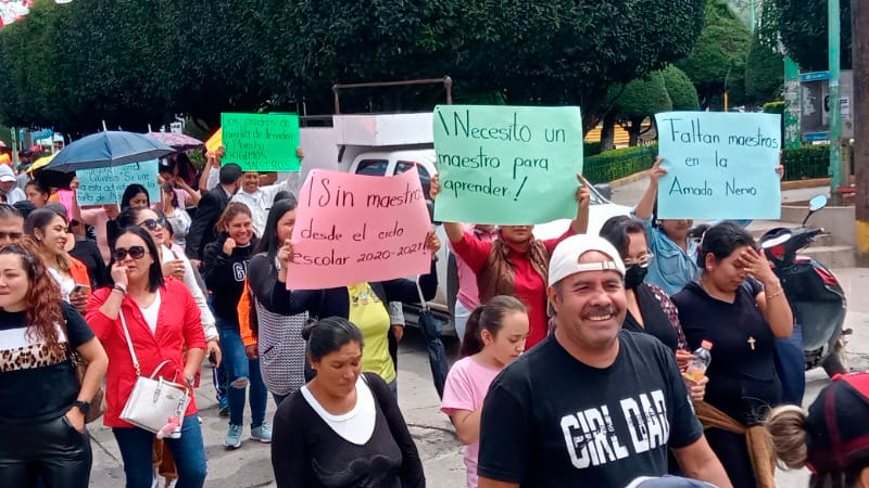 Michoacán: pobladores de Ocampo demandan la asignación de docentes 