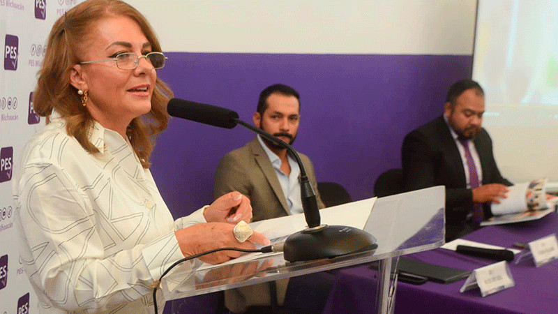 La unión familiar es la ruta para mejorar como sociedad: 2do Informe Legislativo Luz María García 
