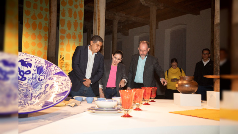Nacho Campos inaugura la exposición “A la mesa, diseño contemporáneo y arte popular” en Uruapan
