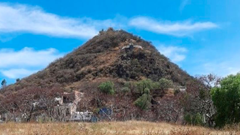 INAH confirma existencia de templo prehispánico en cima del cerro San Miguel, en Atlixco, Puebla 