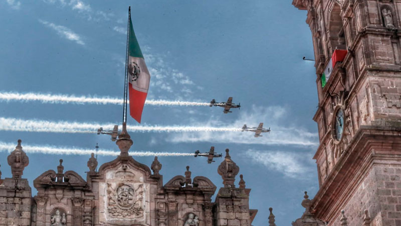 Saldo blanco, en desfile por el CCLVIII aniversario del natalicio de José María Morelos y Pavón: SSP 