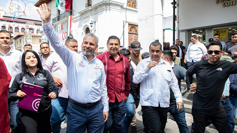 Nacho Campos y Alfredo Ramírez Bedolla presentan proyecto del cablebús para Uruapan