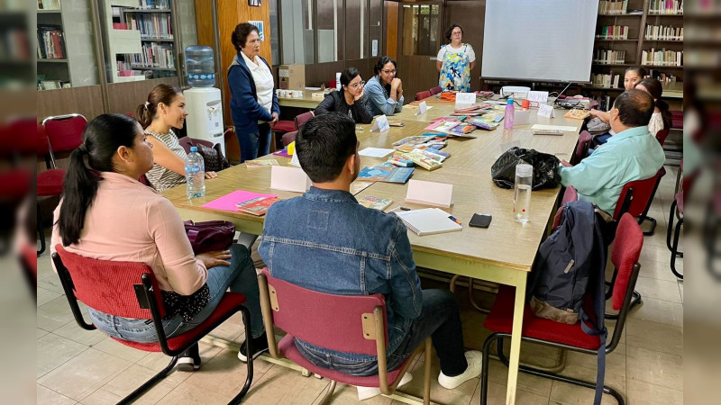 SEE imparte talleres de animación a la lectura para docentes