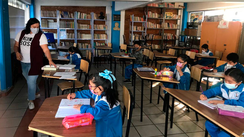 Más de 10 millones de estudiantes y 91 mil escuelas con becas y presupuesto directo 