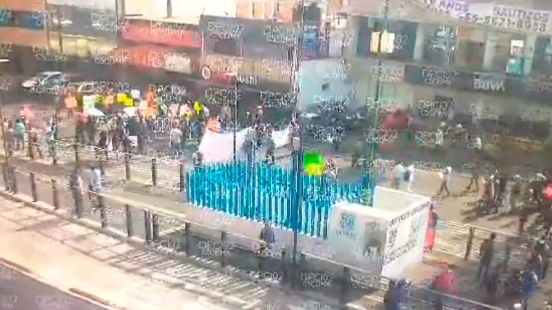 Transportistas bloquean diferentes puntos de la Ciudad de México