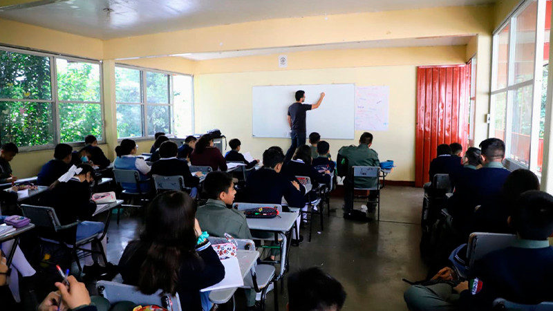 SEE atiende necesidad docente en escuelas secundarias 