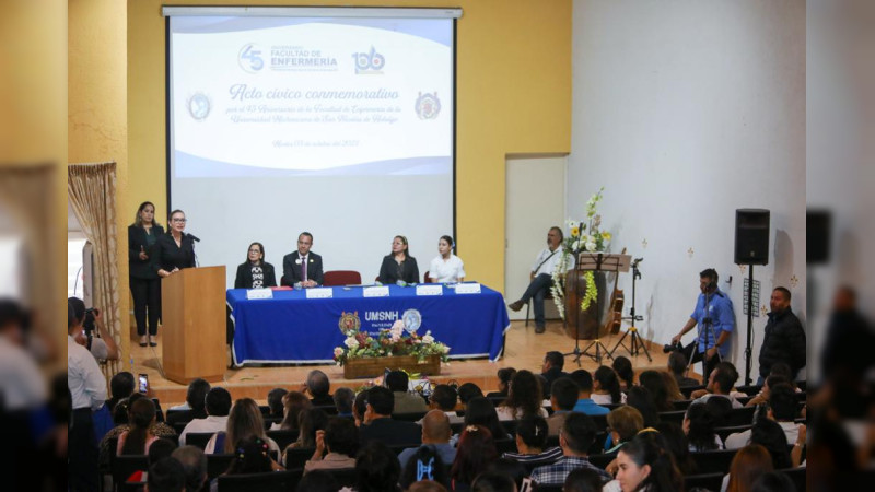 Rectora insta a la Facultad de Enfermería a seguir trabajando en la mejora continua
