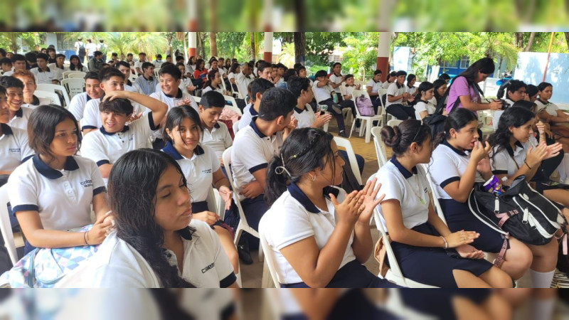 Sensibilizan a estudiantes del Cobaem sobre violencia contra las mujeres