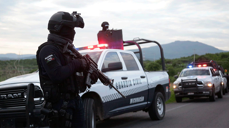 SSP asegura a tres hombres en posesión de un arma larga y dos armas cortas en Zamora