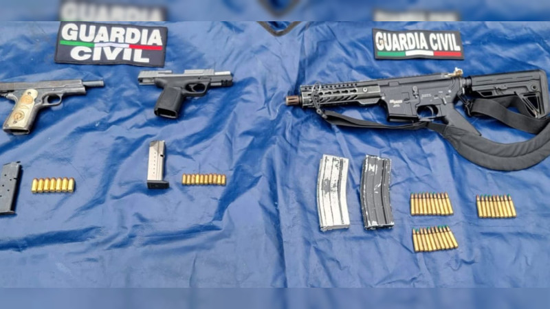 SSP asegura a tres hombres en posesión de un arma larga y dos armas cortas en Zamora