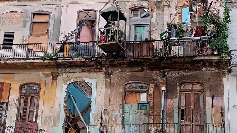 Derrumbe de edificio en La Habana, Cuba deja una persona muerta y dos más atrapadas  