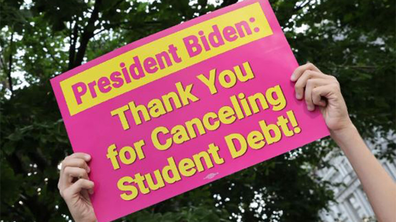Joe Biden condona deuda estudiantil por $9 mil millones en EE. UU. 
