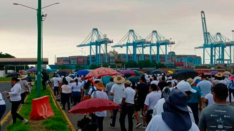 Amenaza de cierre del Puerto de Lázaro Cárdenas por el Magisterio Unido de la Costa