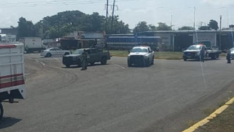 Bloquean vialidades en Múgica con camiones de carga; Guardia Civil libera la zona