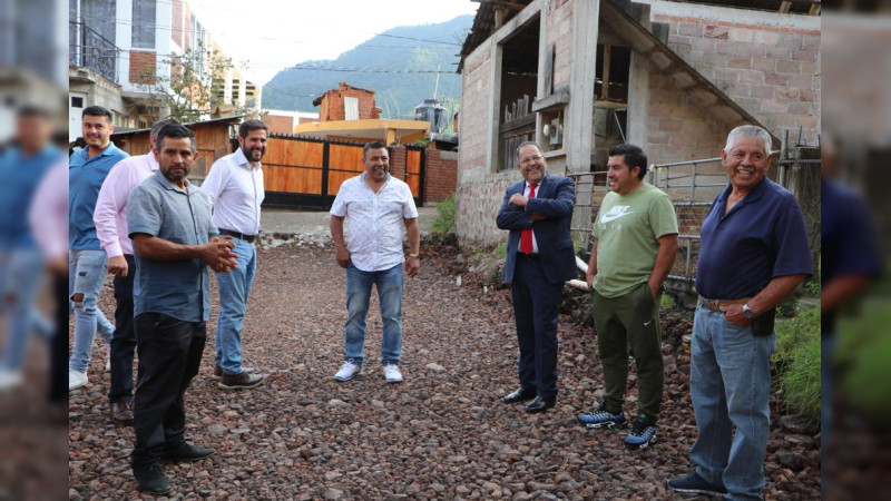 José Luis Téllez Marín, edil de Cd. Hidalgo entrega apoyos y supervisa obras de infraestructura social