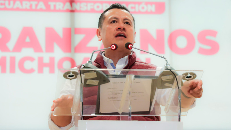 Torres Piña toma protesta a 200 Comités de Defensa de la 4T en Zitácuaro
