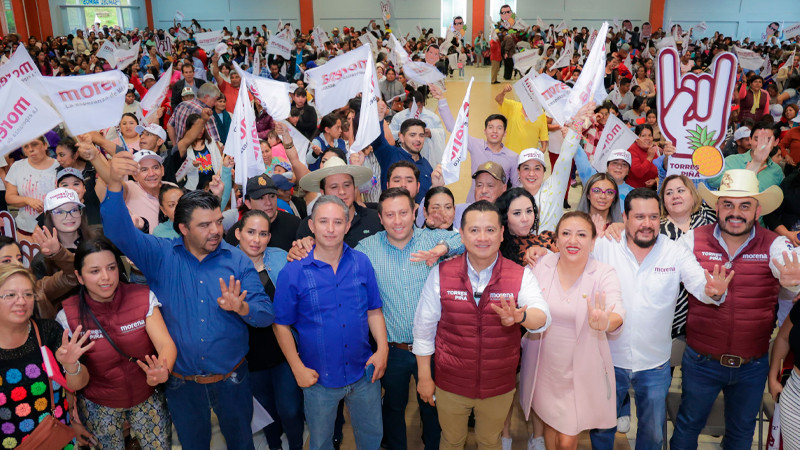 Torres Piña toma protesta a 200 Comités de Defensa de la 4T en Zitácuaro
