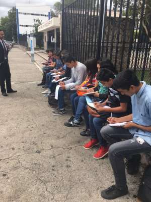 Debido a la toma de la UMSNH se ofrecen clases en sedes alternas en diferentes puntos de Morelia  - Foto 2 