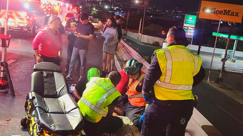 Fuerte choque en Bernardo Quintana, Querétaro dejando seis personas lesionadas 