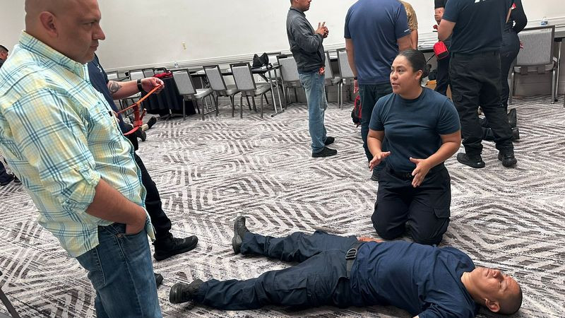 Guardias civiles se capacitan en Miami en supervivencia táctica