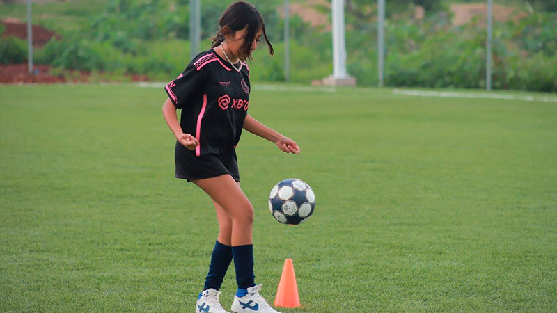 Escuelas de Fútbol “Estrellas del Mañana” del DIF Morelia con últimos lugares disponibles