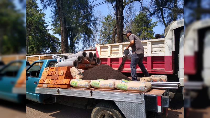 Sader entrega biodigestores a productores de la región Pátzcuaro-Zirahuén 