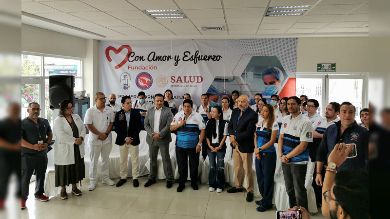 Realizan 42 cirugías gratuitas de mano en Hospital de Uruapan 