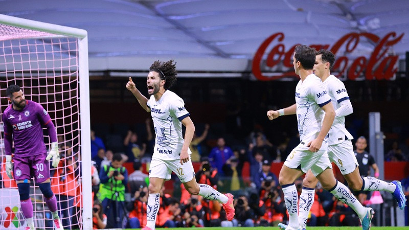 Pumas golea a Cruz Azul en el Estadio Azteca; la Máquina suma seis meses sin ganar como local 