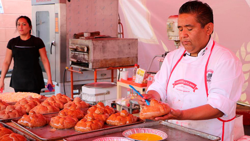 Inauguran la fiesta del Pan en Ciudad Hidalgo, Michoacán 