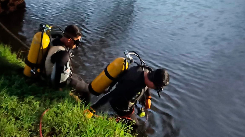 Rescatan buzos, cuerpo sin vida de un hombre, en presa Dos Estrellas, en Purépero, Michoacán 