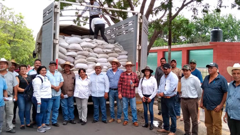 Entrega Sader paquetes tecnológicos de minerales para cultivos ancestrales 