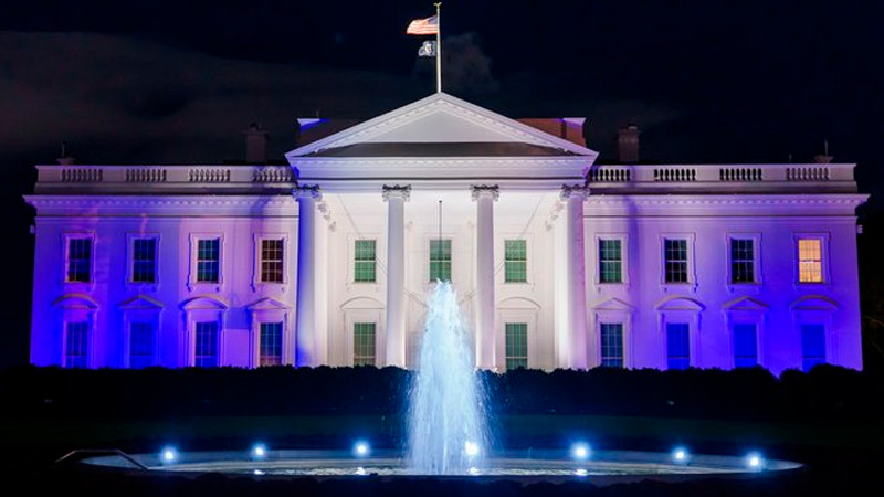 Se ilumina la Casa Blanca con los colores de la bandera de Israel 