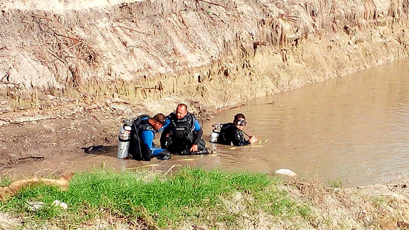Buzos extraen cuerpos sin vida de dos hermanos en estanque de Celaya, Guanajuato 