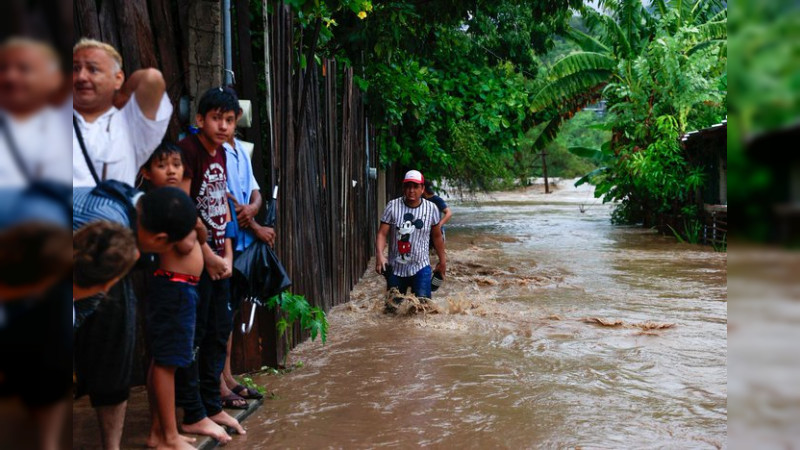 Pide Ayuntamiento de Lázaro Cárdenas suspensión de clases en todos los niveles, por tormenta tropical Max 
