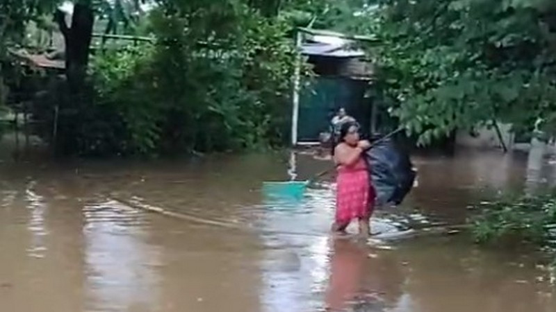 Huracán Lidia provoca severas inundaciones en El Habillal, Lázaro Cárdenas 