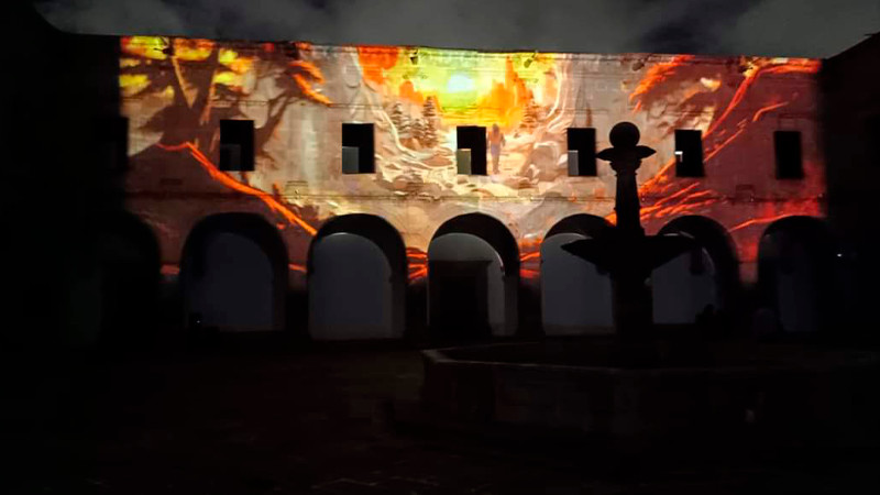 Contempla el fenómeno migratorio a través del arte del videomapping